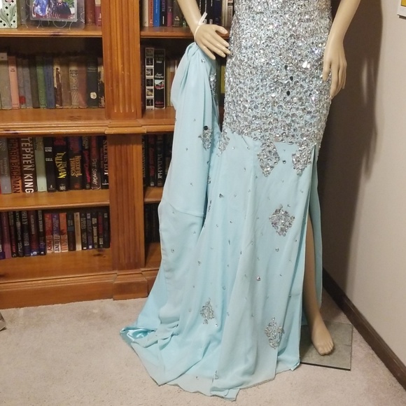 Jeweled Mermaid Mint Color Size 14 Prom Dress - Picture 7 of 8